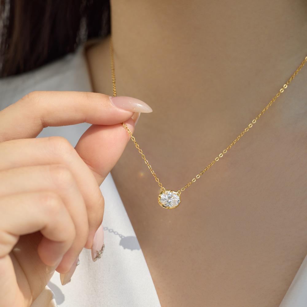 European Style S925 Sterling Silver Women's Necklace & Earrings Set with Simple 2-Carat Pendant and 1.5-Carat Silver Earrings
