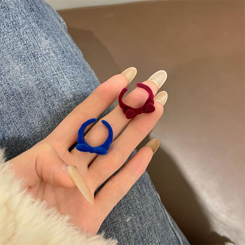 Modischer verstellbarer Retro-Partyschmuck für Damen Beflockter Ring Hase Bär Blume Geschenke