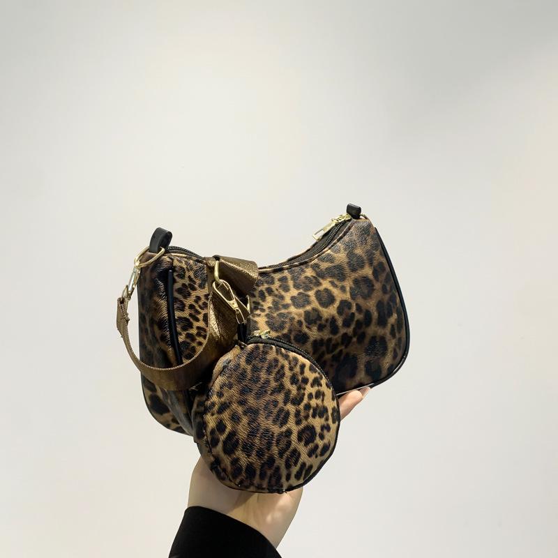 Beautiful portable crescent bag casual simple new fashion personality temperament women's shoulder armpit bag