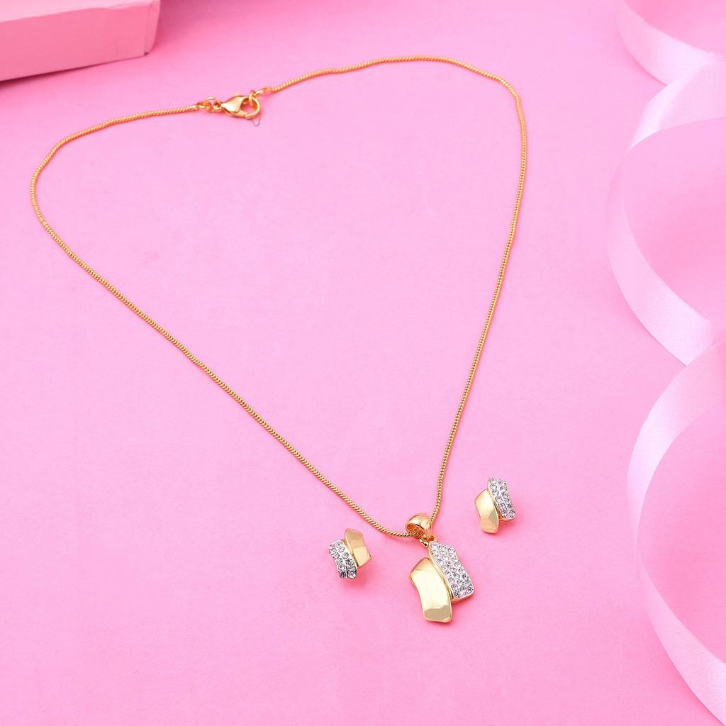 Estele Fashion and Trendy Jewelry Set with Necklace for Women