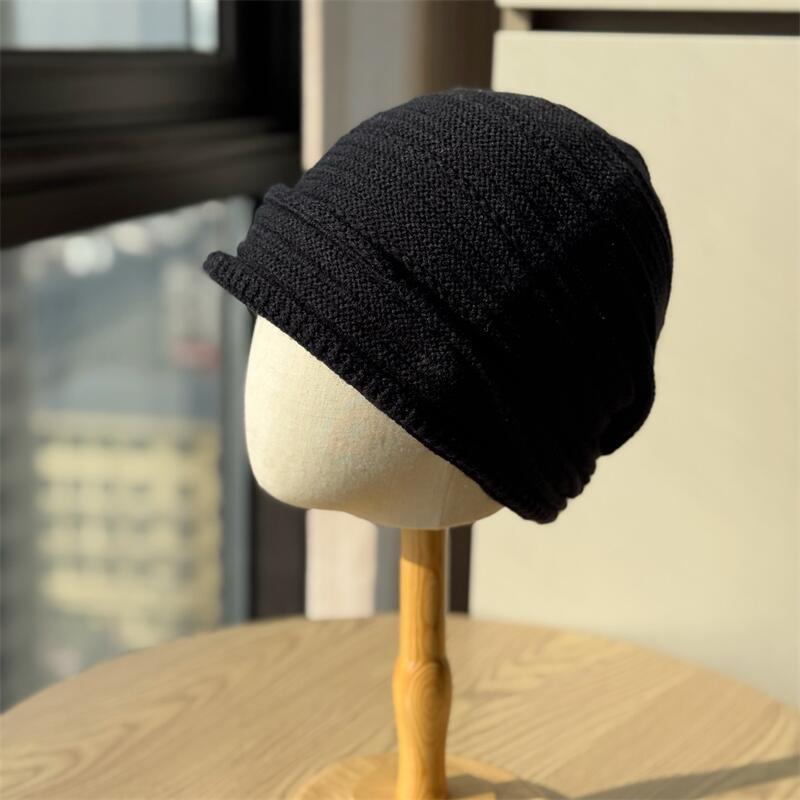 

New Korean-style niche pleated beanie for women, warm and cold-proof for autumn and winter, with a high-end feel, versatile and face-slimming knitted Adult54-60Average Size чёрный
