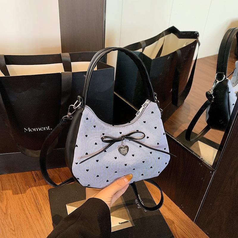 

Niche design bag women s new fashion versatile shoulder armpit bag casual work commuter messenger bag синий