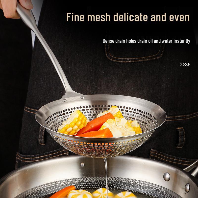 Large 304 Stainless Steel Mesh Skimmer Spoon for Noodles, Dumplings, and Deep Frying.