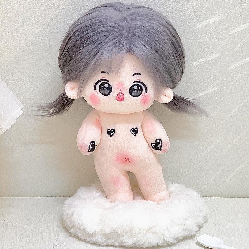 Plüschpuppe mit krausem Haar, mit wechselbarer Kleidung und Zubehör