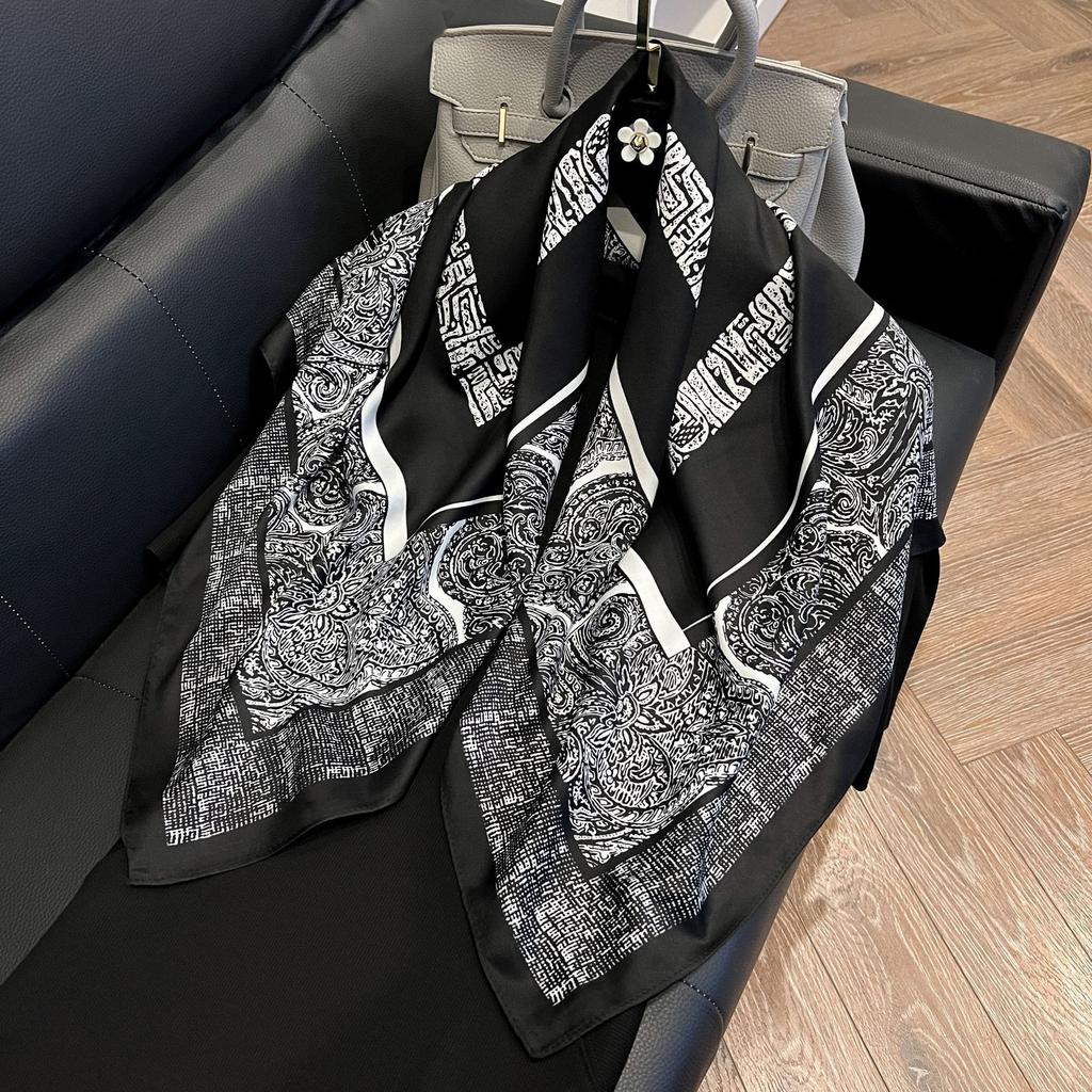 Fashion Twist Silk Scarf Color Block Printed Scarf Twill Silk Large Square Scarf 91x91cm Shawl Sunscreen Travel Headscarf