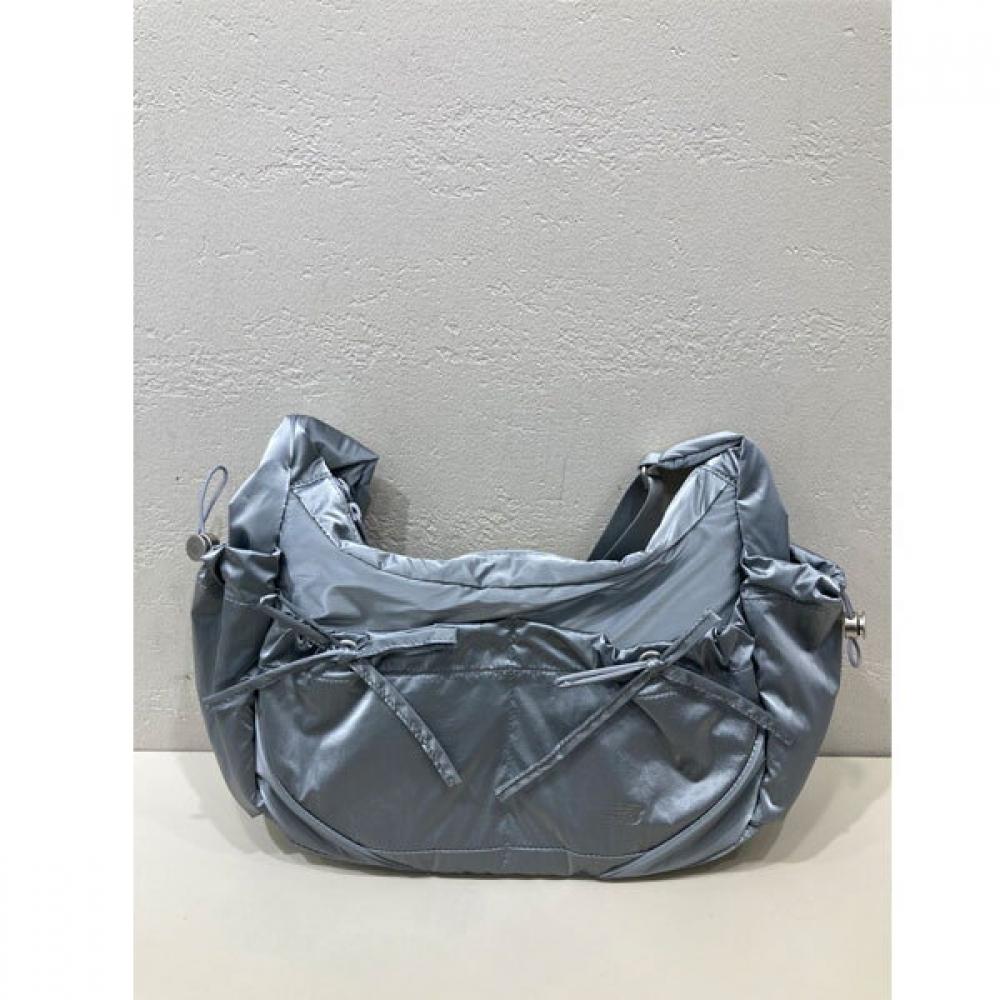 

New Balance Glossy Ribbon Hobo Bag Nbgcfsw104 Silver (91)SILVER/free