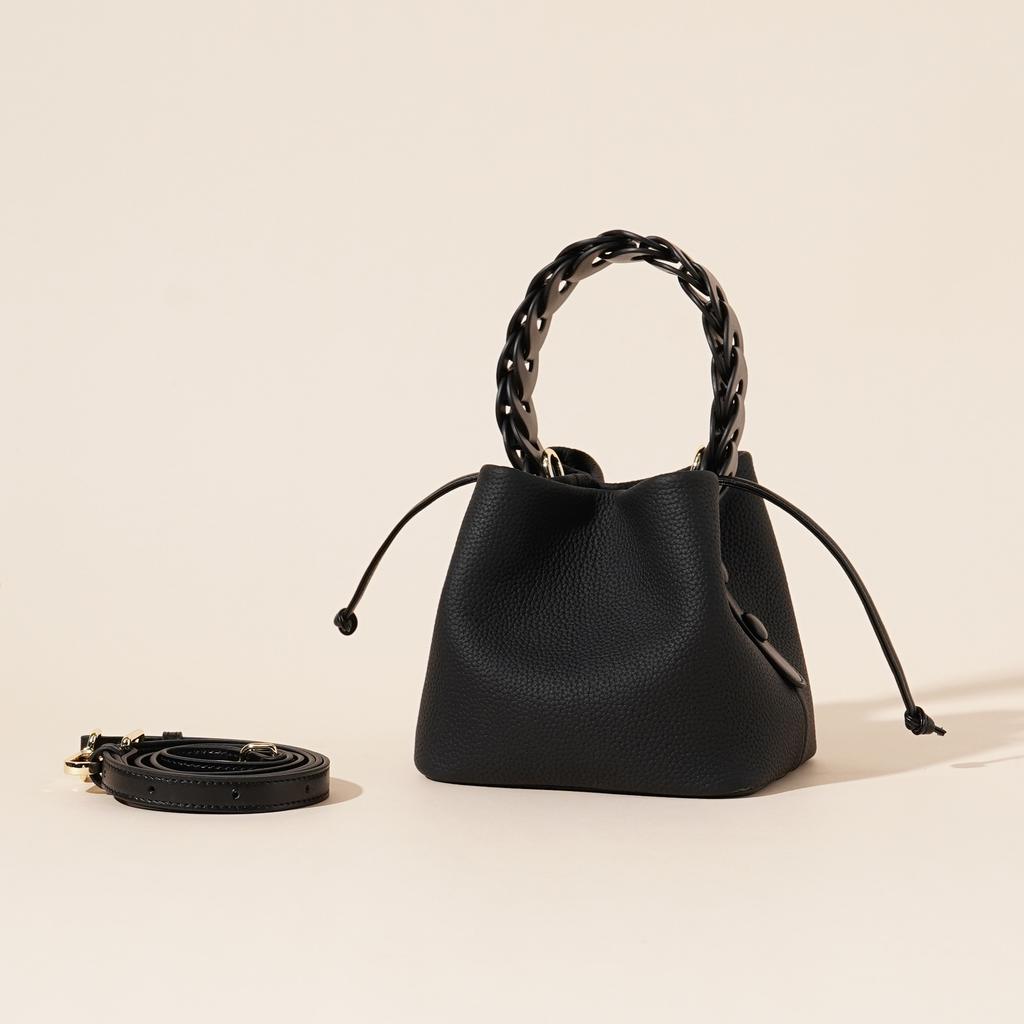 Nová dámská kožená taška typu bucket bag s horní vrstvou kůže, jarní styl, texturovaná kůže, univerzální pro dojíždění, nošení přes rameno nebo crossbody, elegantní kabelka