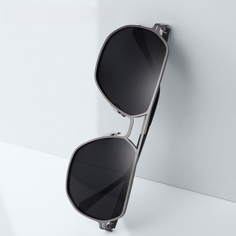 Fashion High Quality Polarized Sunglasses Men Women Ultra Light Polarized Sun Glasses Chameleon Anti-Glare Driving