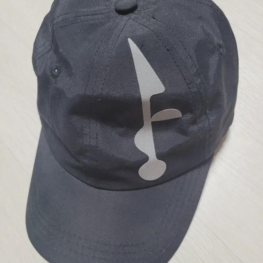 

Sesoneon So Yoon Merchandise Hat