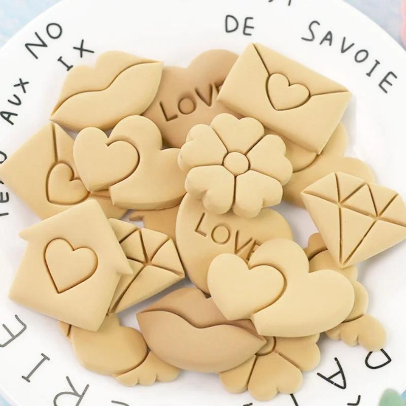 Valentine's Day Cookie Mold 8pcs Love Shaped Cookie Cutters Set Biscuit Mold Confectionery Stamp Baking Pastry Bakeware Tools