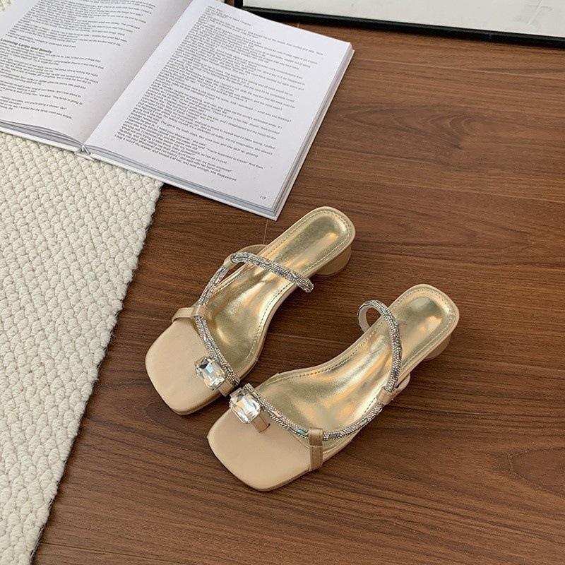 

Нишевые крутые шлепанцы на толстом каблуке со стразами, женская одежда, высококлассные, с закрытым носком, с юбкой, темпераментные, красивые сандалии 39 шампанского