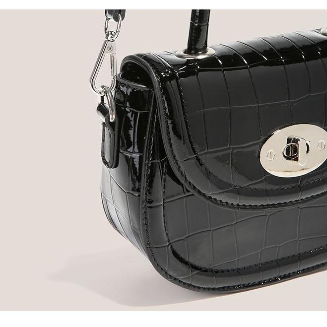 Premium Texture Niche Messenger Bag Women's New Fashion Shoulder Portable Saddle Bag Round Bag