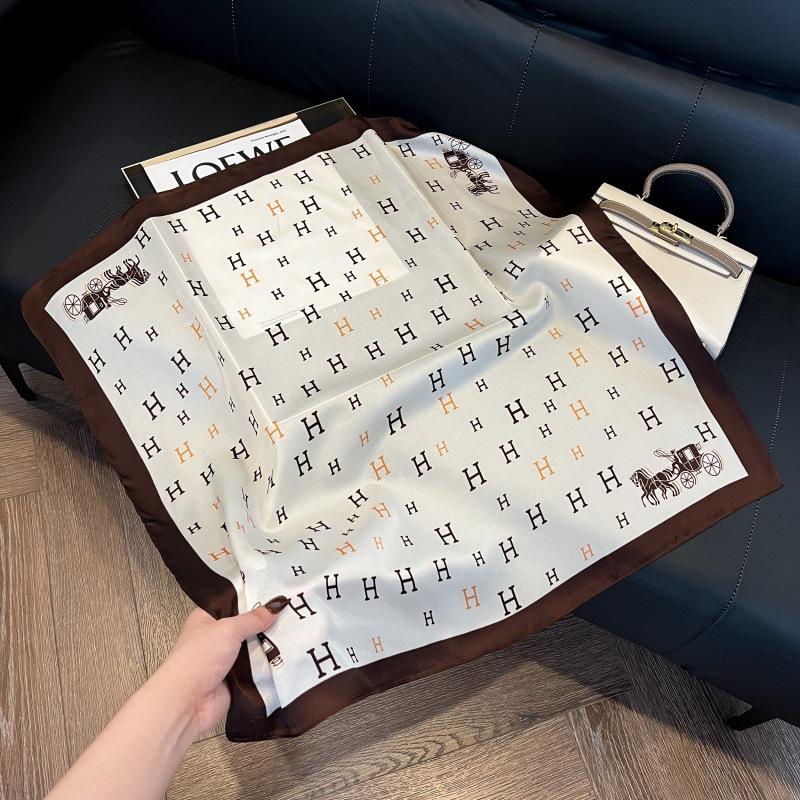 New silk scarf women's fashion versatile high-end small square scarf Korean version neck protection scarf spring and autumn retro scarf binding bag