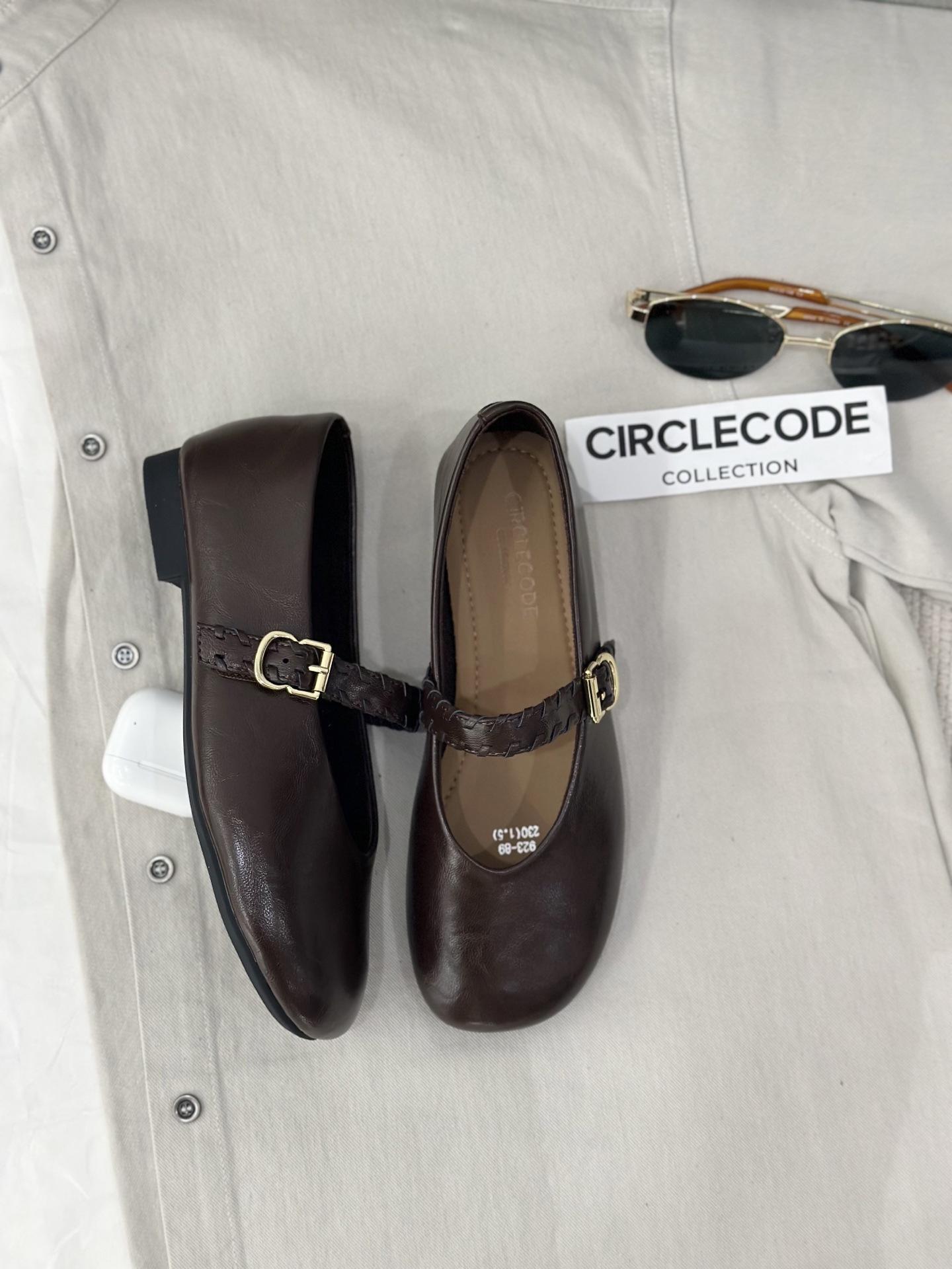 

Retro round head flat bottom Mary Jane shoes women s 2025 autumn new versatile one-word strap single shoes with skirt ballet shoes 39 коричневый