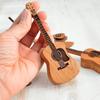 Hölzerne Gitarrenplektrumbox mit Ständer, Gitarrenplektrum-Präsentationsbox mit 3 Gitarrenplektren, Aufbewahrungskoffer für Schreibtischplektren, Geschenk für Gitarristen