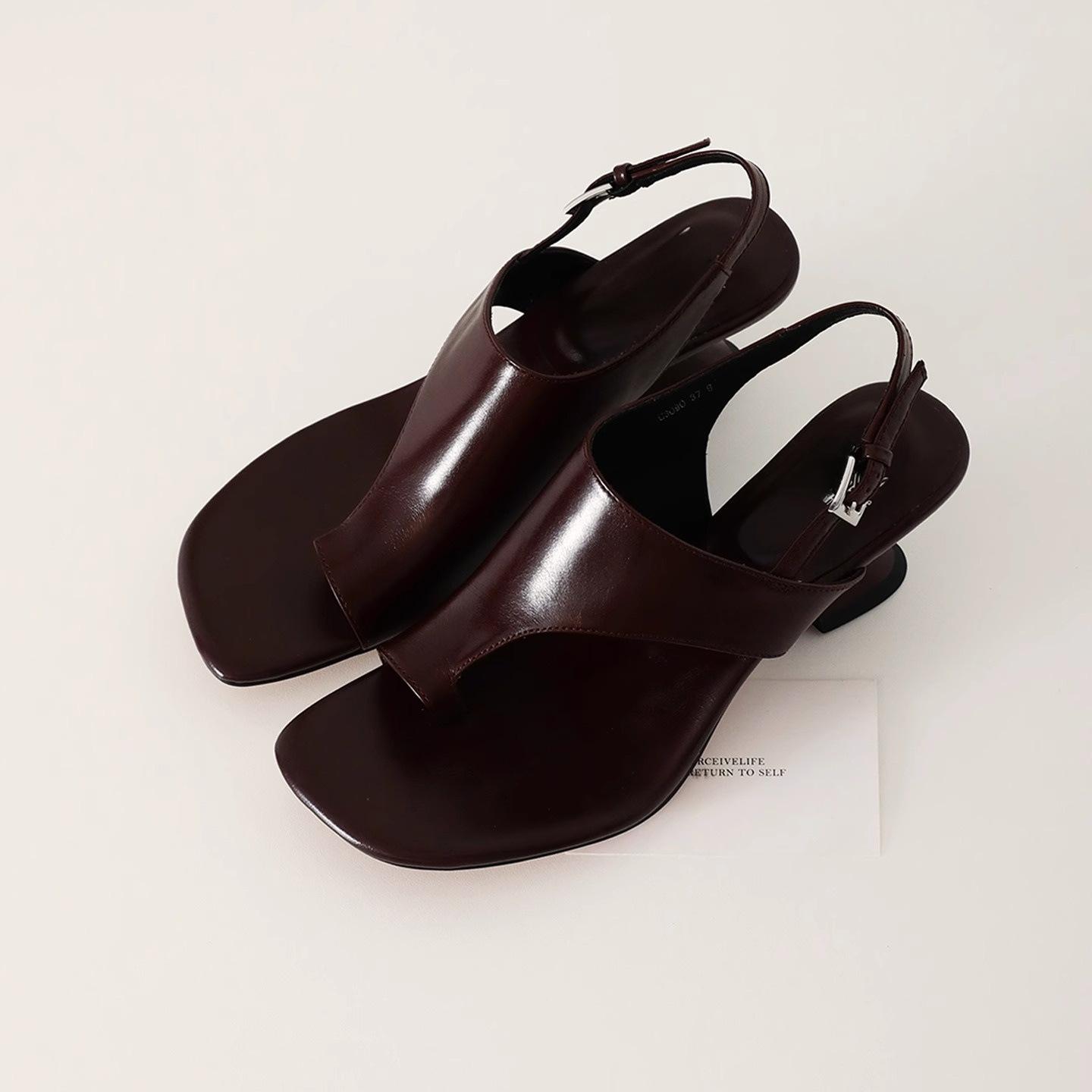 

Niche toe retro square head high-heeled sandals 2025 summer new French thick heel design temperament women s shoes 39