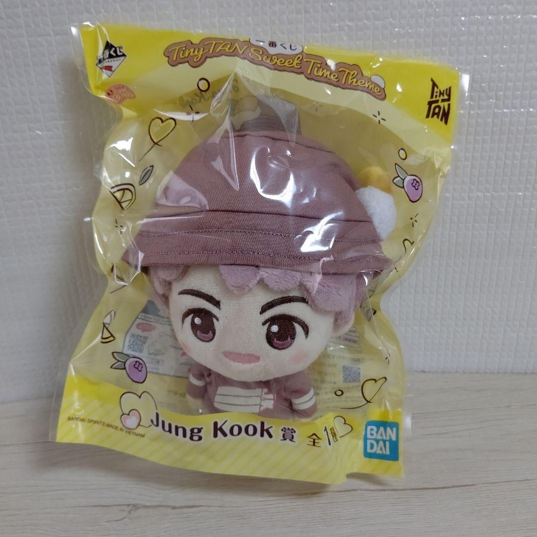 

[USED] Ichiban Kuji Jung Kook Plush Acrylic Photo Stand Charm Glass