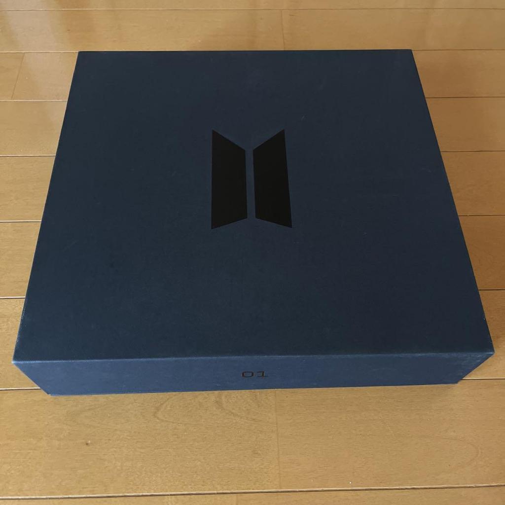 [USED] BTS MERCH BOX #1 March Box 1