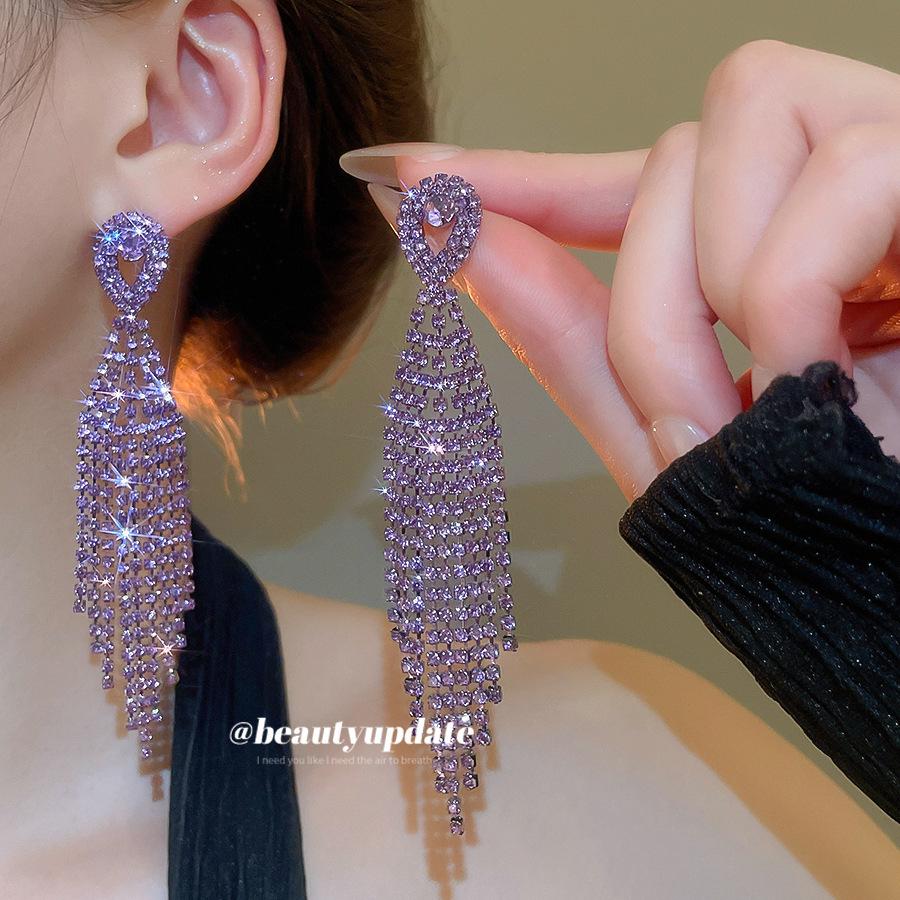 Silver Needle Court-Style Rhinestone Tassel Earrings: Elegant, High-End Light Luxury with a Fashionable, Exaggerated Design.