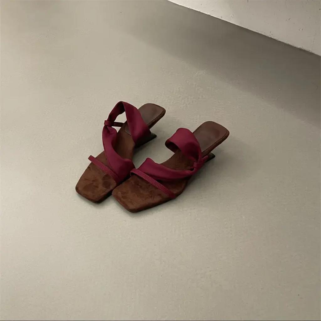 Fashion Hot Selling 2025 Summer New Fashion Temperament Niche Retro Wedge Sandals Square Toe Open Toe High Heel Sandals and Slippers