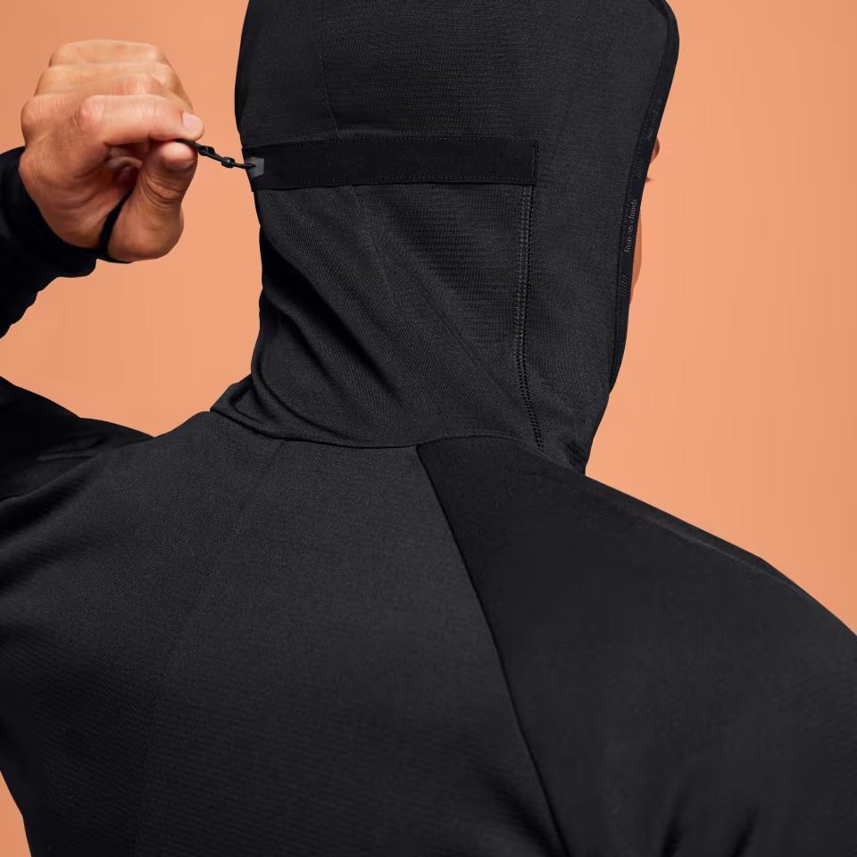 On Climate Zip Hoodie Teplá mikina s kapucí odvádějící pot s dlouhým rukávem Pánská bunda Černá 1ME10250553