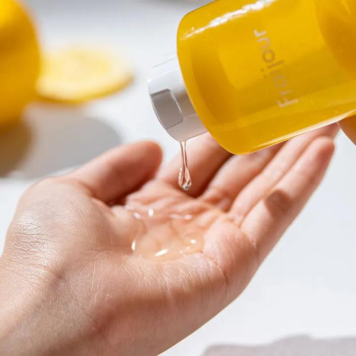 1+1 Yuju Honey Honey Moisturizing Toner Essence 250ml