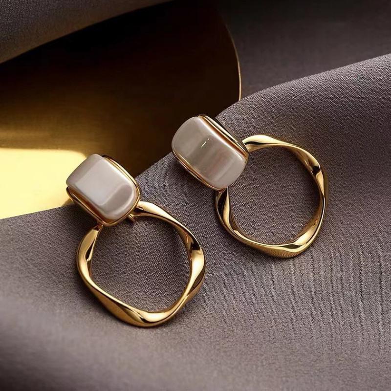 Fashionable Circle Earrings, High-end Feel, Personalized Trend, Earrings, Niche, Versatile, Light Luxury Earrings for Women