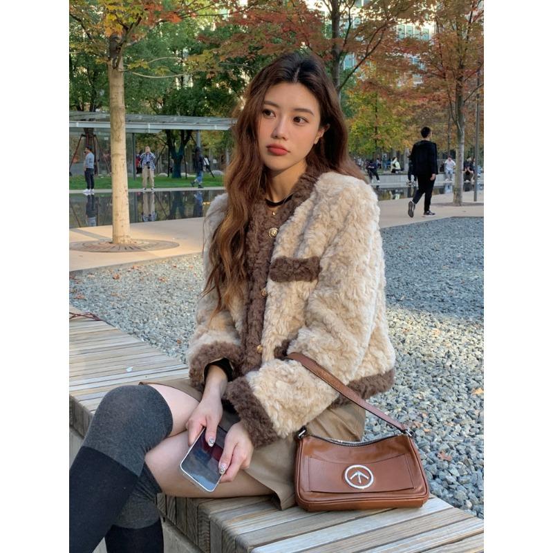 Lamb wool coat women's autumn and winter new short wool coat retro loose padded plush top