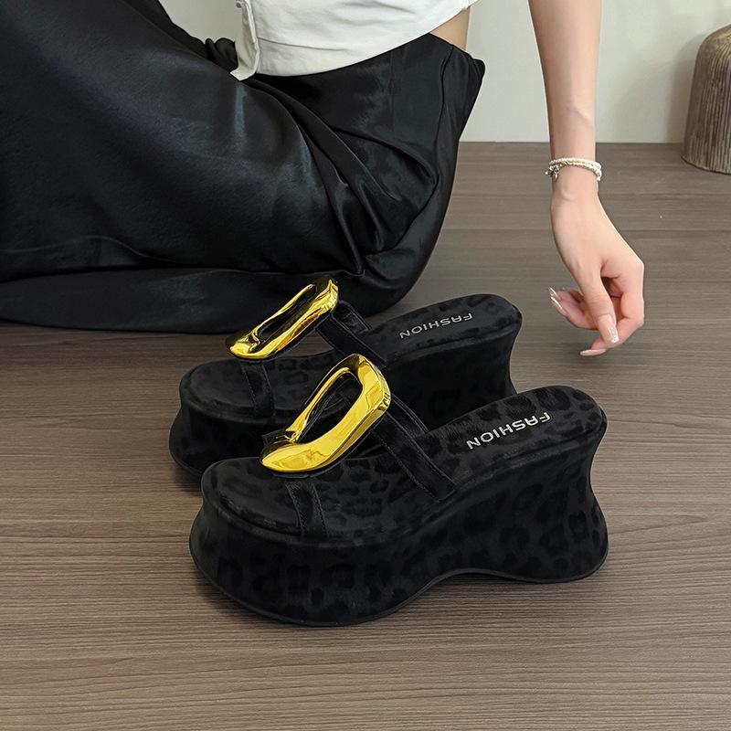 Fashion Casual Thick Soled Flip Flops for Women Summer New Fashion Metal Buckle Leopard Print Hollowed Out Beach Wedge Sandals Size34 39