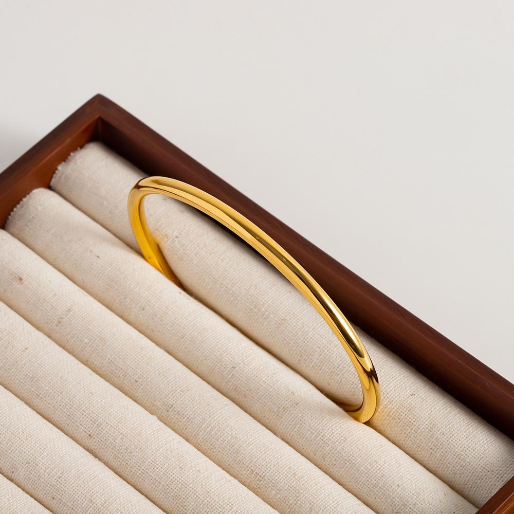 18K Vergoldetes Titanstahl Damenmode Armband - Vielseitiges Offenes Design