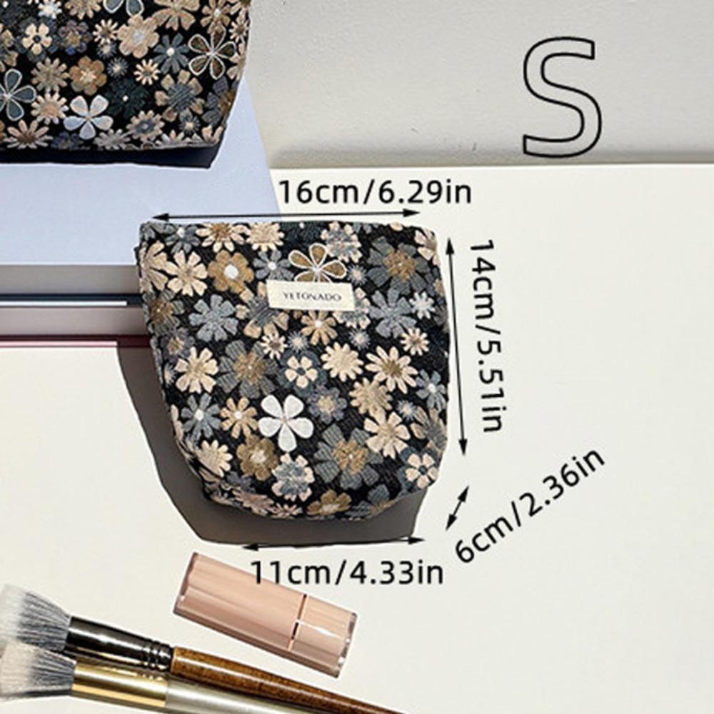 

Polyester Canvas Flower Clutch Bag Large Capacity Zipper Closure Makeup Bag Portable Flower Pattern Travel Toiletry Bag