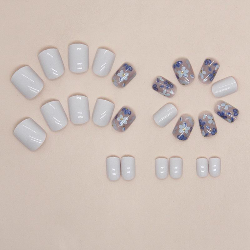 Short European Square Blue Retro Flower Nail Art European And American Style Wearing Nail Art Piece