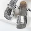 Mode Mode Silberne Sandalen mit eckiger Zehenpartie Damen Sommer Sexy Slipper Flache Absätze Hausschuhe Damen Silbernes Alligatormuster Schuhe Damen