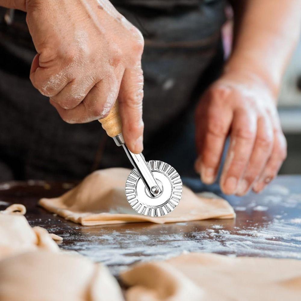 Handheld Pizza Lace Rolling Wheel Zinc Zinc Zinc Alloy Pasta Mold Pie Embossed Edge Cutter  Dumpling