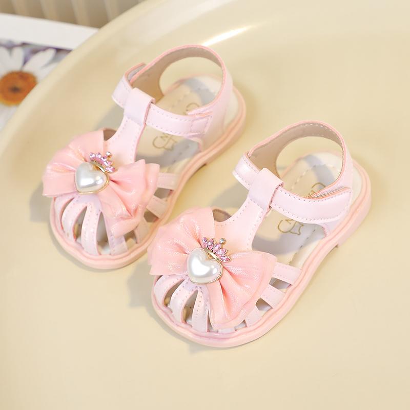 

Baby Girls Walking Shoes Hollowed-out Kids Sandals Pu T-strap 2025 New Girls Princess Shoes with Sweet Bowtie Love Heart Pearl 15 рожевий