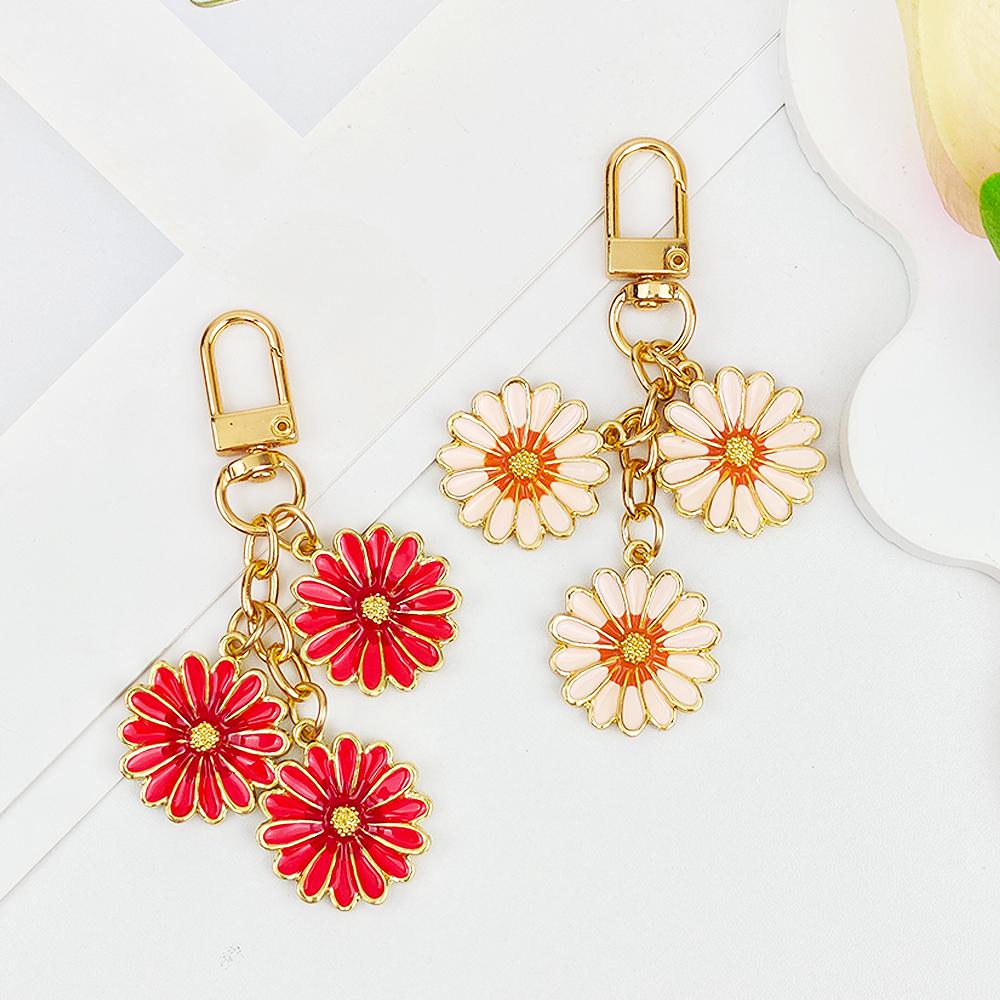 Милый брелок в виде ромашки — фото 3