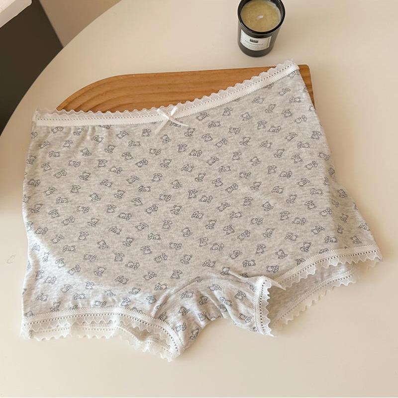 Ladies Spring and Autumn New Cotton Sweet Bear Middle Waist Flat Angle Briefs