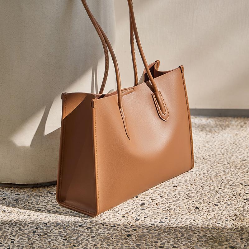 

Mrs. Qiao Tote Bag for Women 2025 New Autumn Winter Bag Large Capacity Commuter Shoulder Bag High-end Genuine Leather Women s Bag Long33.5CM*Thick12CM*High золотисто-коричневый