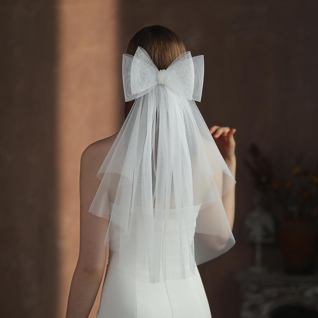 V302 White Double-Layer Bridal Veil with Bowknot and Comb for Weddings and Photo Shoots