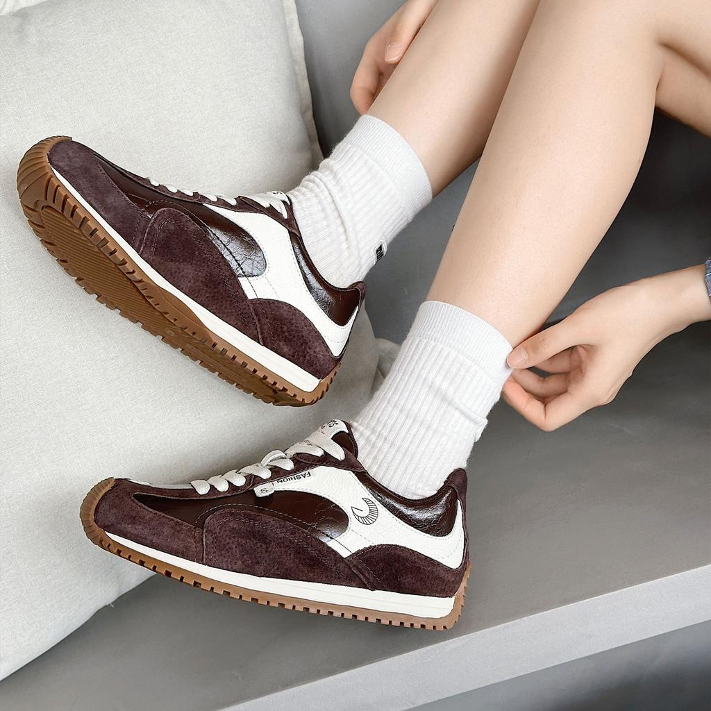 Retro red sports and leisure shoes flat-bottomed lace-up versatile German training shoes mesh breathable and light Forrest Gump shoes women