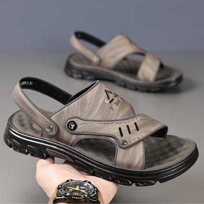 Sandales d'été tendance pour hommes, chaussures de plage en cuir, chaussures décontractées pour hommes, pantoufles tendance, chaussures pour hommes, nouvelle collection 2024