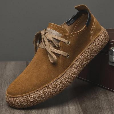 Sapatos casuais de camurça com cadarço para homens europeus com sola de borracha grossa - Nova tendência