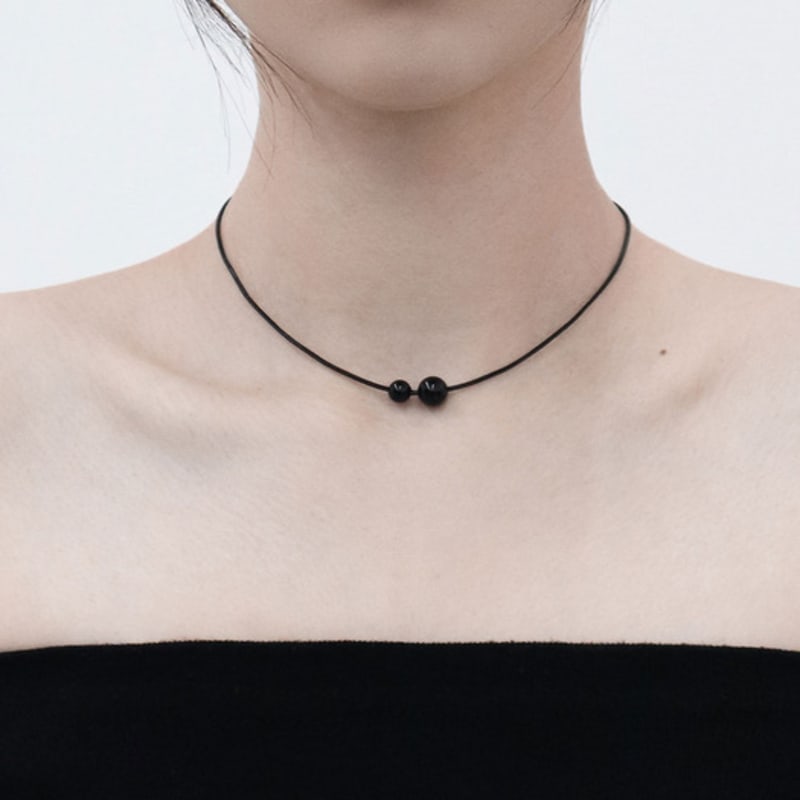 Baroque Stone Onyx black leather necklace