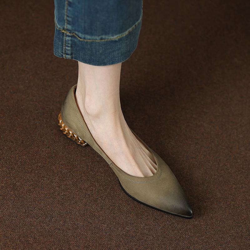 Spring 2025 New Soft Leather Thick Heel Non-slip Low Heel Shoes French Retro Temperament Pointed Head Shallow Mouth Women's Single Shoes