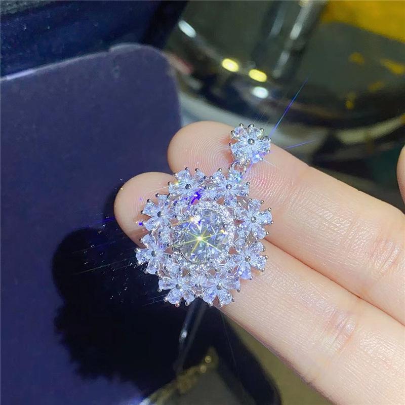D Color Moissanite Diamond Pendant Necklace - Luxury Full Diamond Inlaid Design, 2022 Style.