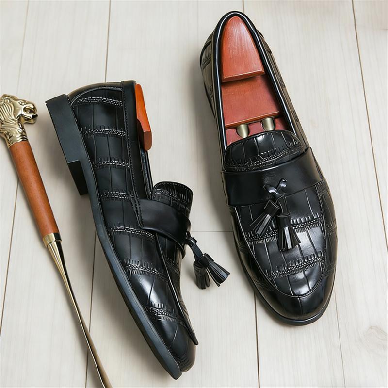 Luxury Brand Designer New Britain Tassels Dress Leather Shoes for Men Casual  All Match Classic Loafers Wedding Formal Footwear