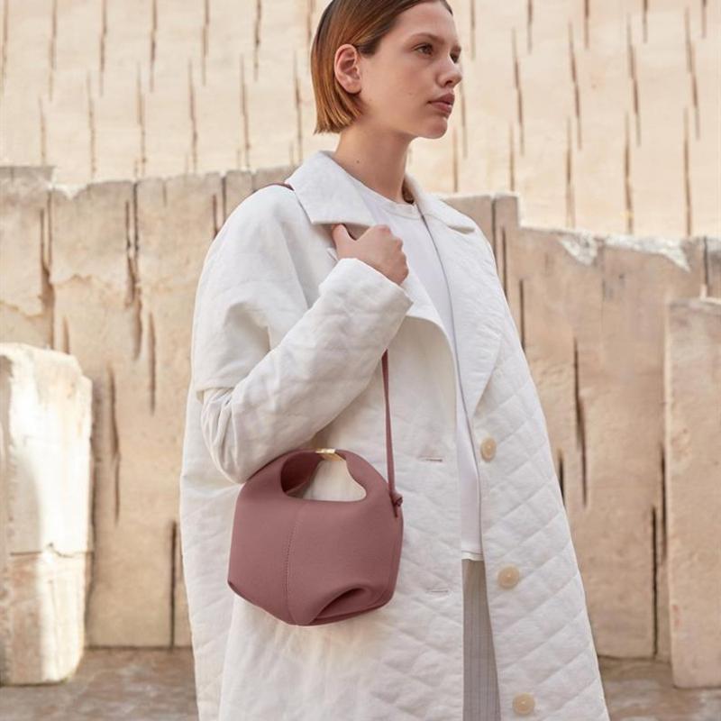 Europeisk amerikansk retro håndveske for kvinner 2024 vår og sommer New Lady Bøtteveske Høykvalitets PU tøyveske Kan håndholdt crossbody og enkelt skulder