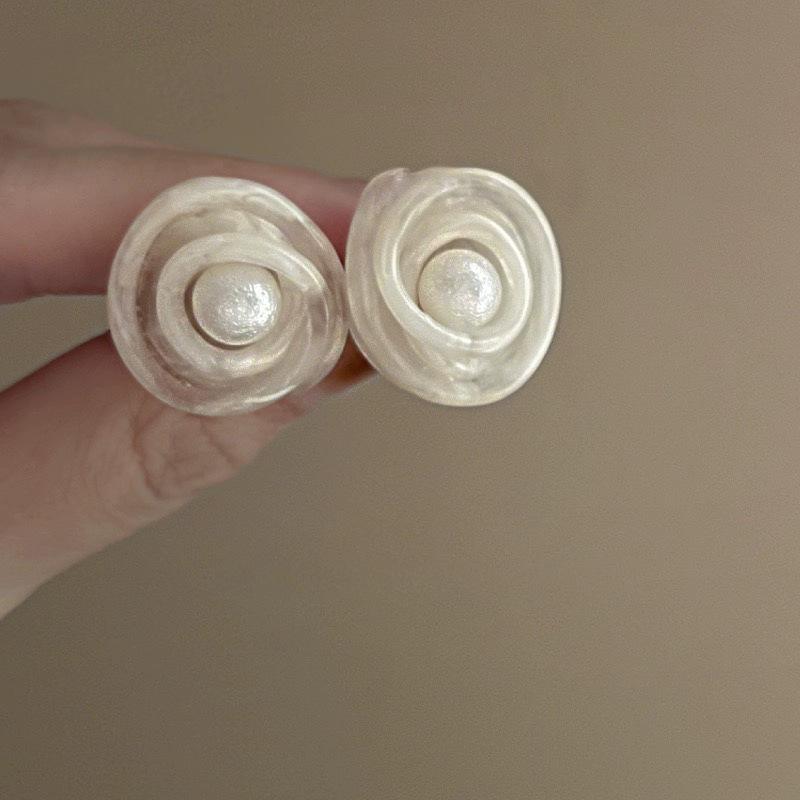 

Милые и элегантные серьги-сердечки с цветами, нишевая мода, серьги в художественном стиле, персонализированные и универсальные серьги, подарок на День святого Валентина