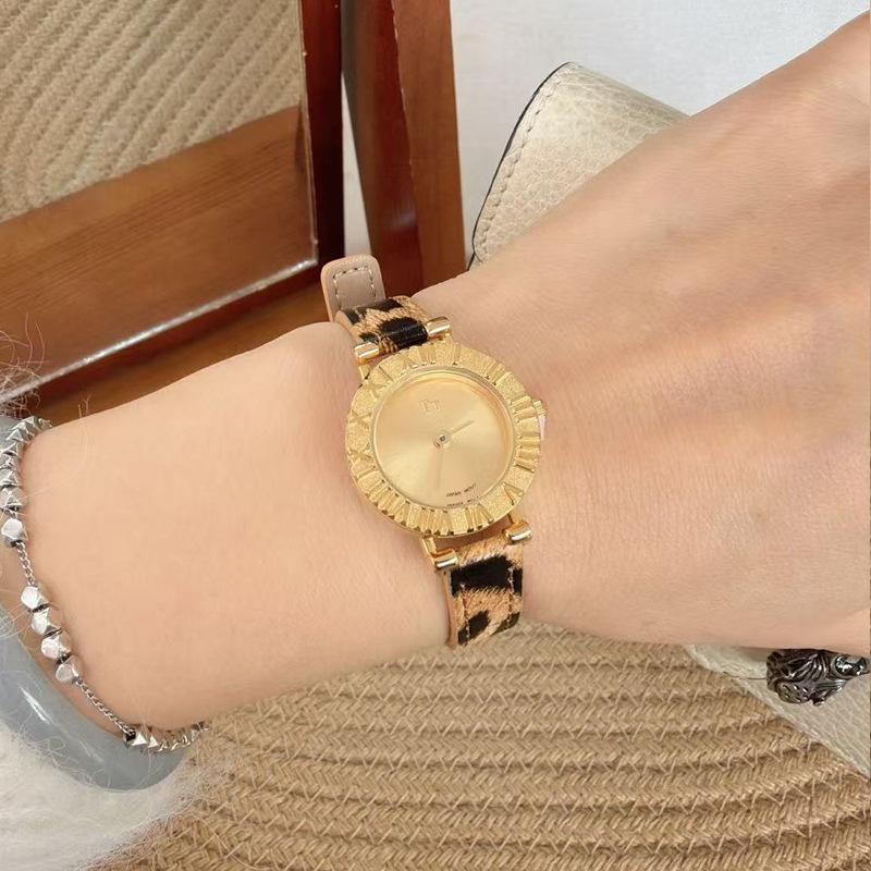 Römisch Retro Klein Exquisit Quadratisch Damen Einfach Temperament Leopardendruck Gürtel Uhr