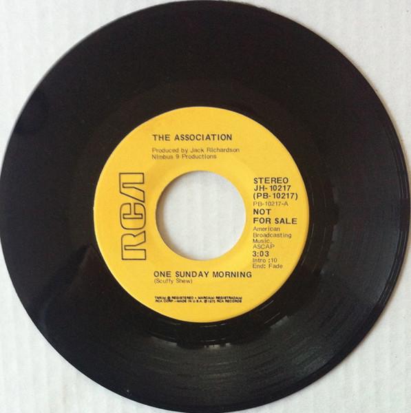 7inch Record ASSOCIATION - One Sunday Morning JH10217 RCA 1975 US Pop Used
